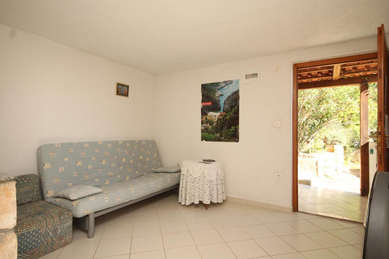 Apartments With A Parking Space Rukavac, Vis - 2444 Рукавац Екстериор снимка