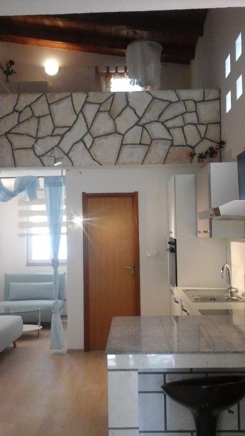Apartments With A Parking Space Rukavac, Vis - 2444 Рукавац Екстериор снимка